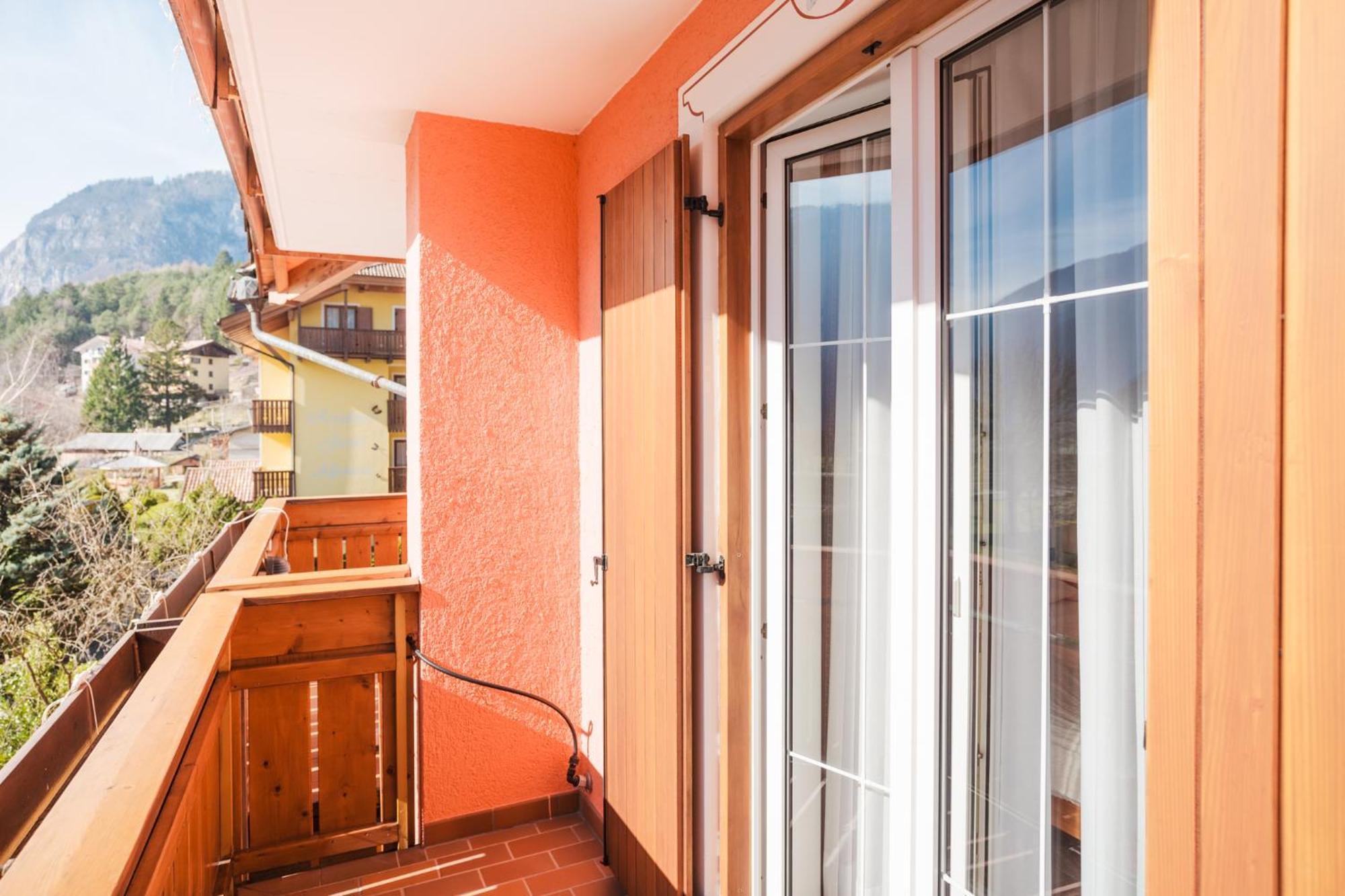 Residence Al Caminetto Мольвено Экстерьер фото
